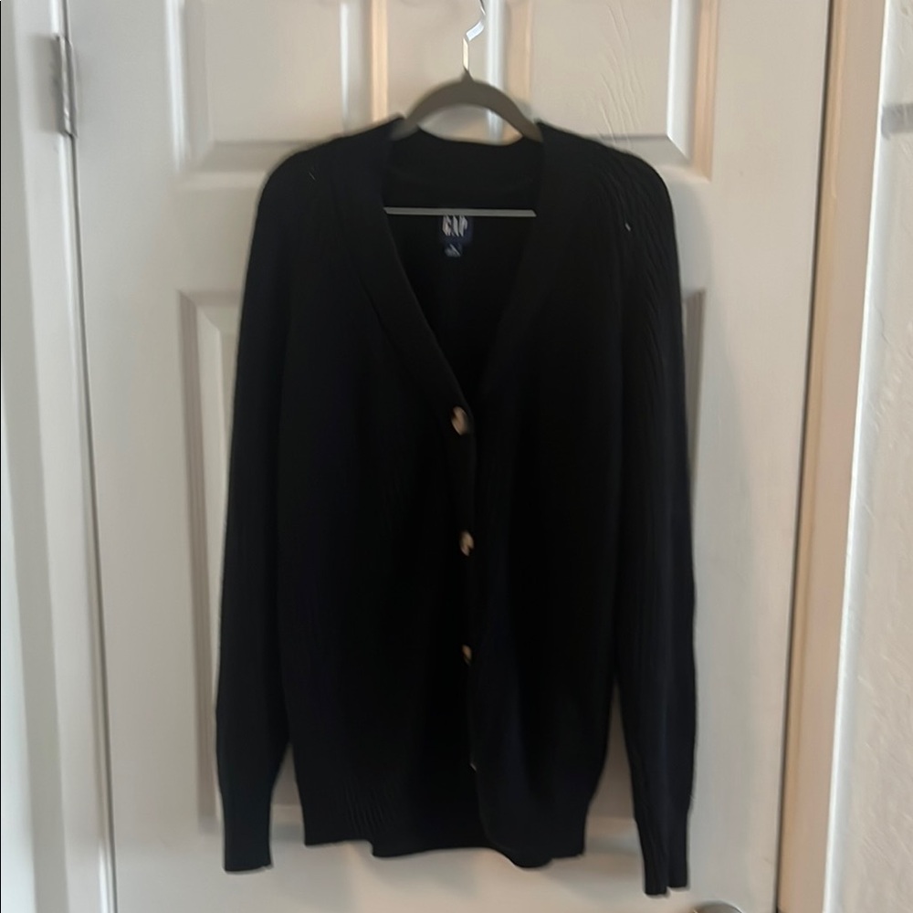 GAP Black Cardigan Sweater V-Neck Knit -Size M